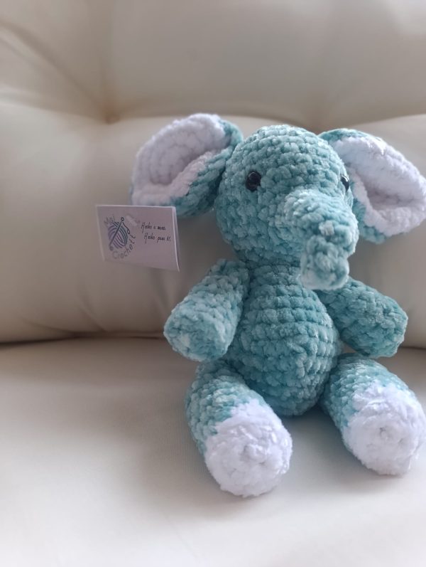Eli, el elefantito celeste – Amigurumi suave y hecho a mano - Imagen 2